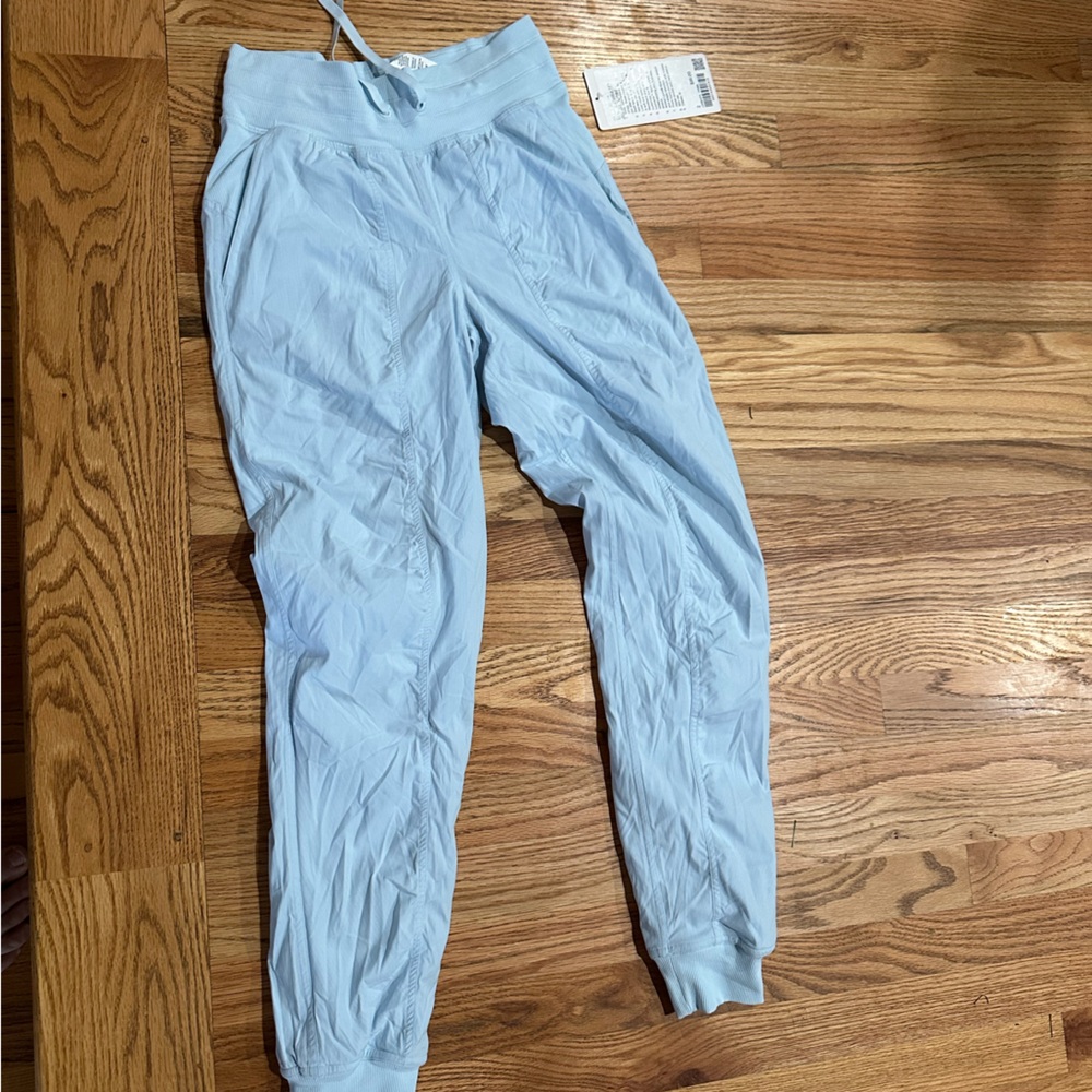 Lululemon NWT Dance Studio MR Jogger Lined Ships fast! Gorgeous color! Size 2